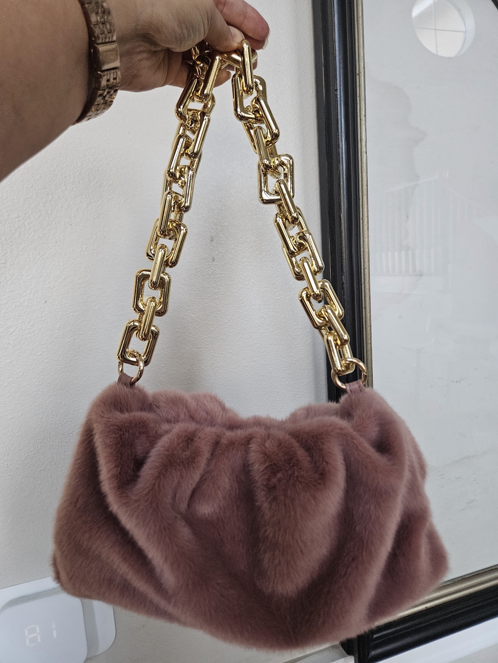 NEVER WORN Plush Faux Fur Shoulder Bag with Gold Chain Mauve COLOR Chunky Chain
